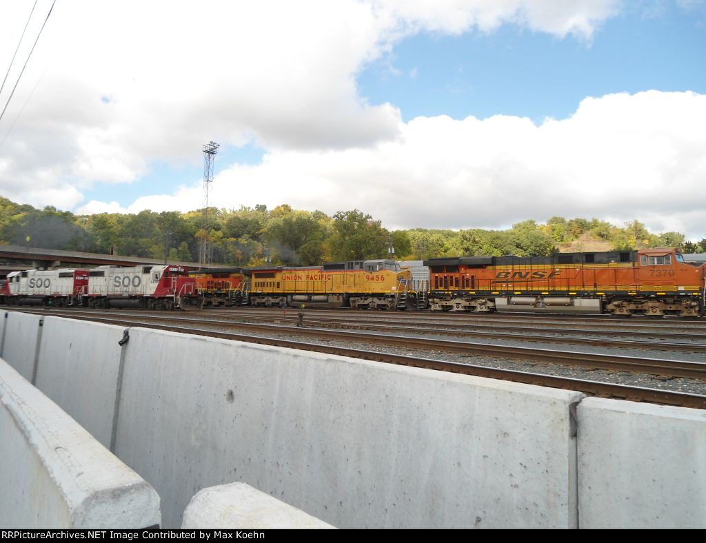 BNSF 7370